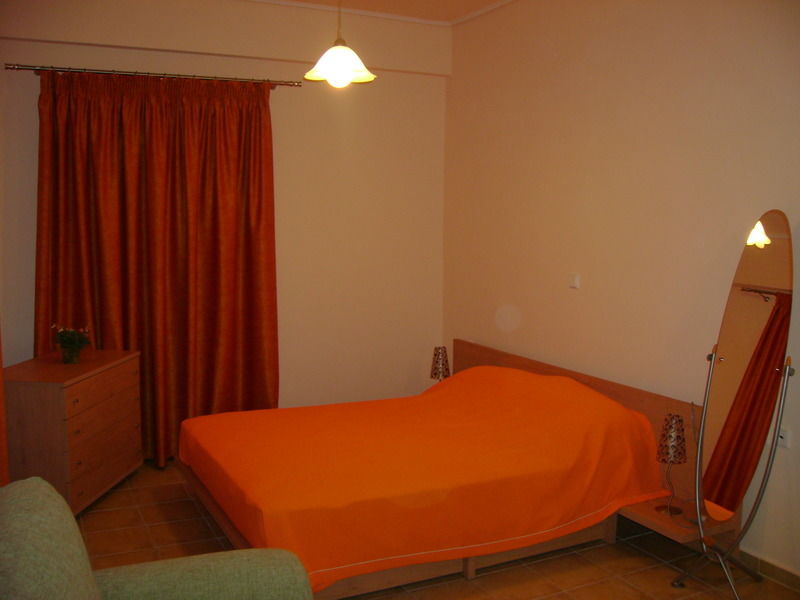 Nadia Apartments Molyvos Екстериор снимка